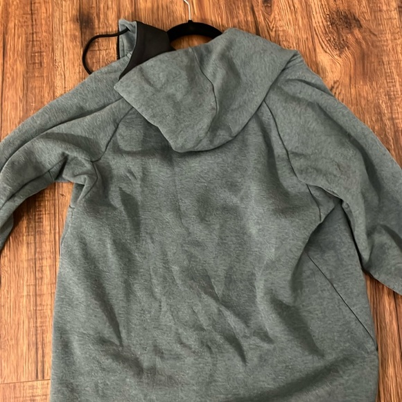 Nike tech fleece in teal/black! Hardly worn and still in perfect condition. - Picture 4 of 4
